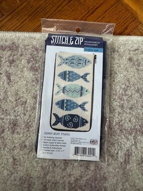 Stitch & Zip Needlepoint glasses kit DIY blue fishes SZ3001 new